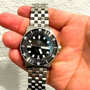 Helm Automatic watch